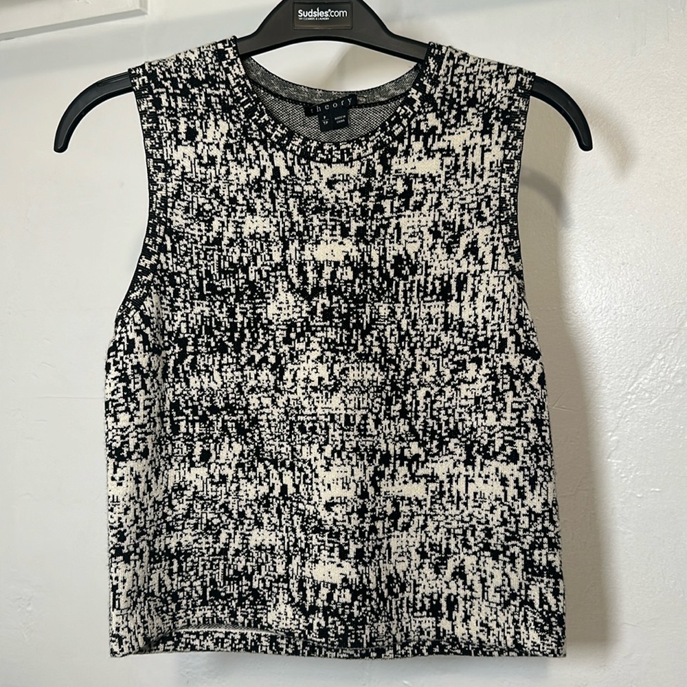 Theory Women's Sleeveless Top Black and White Digital Pattern Size P / TP